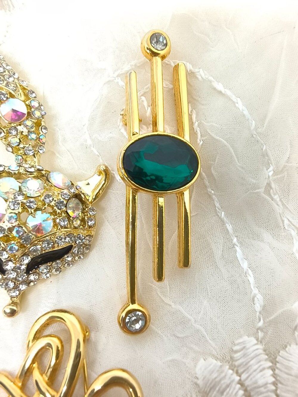 Vintage Gold-Tone Brooch Collection With Butterfly Pearl Drop Aurora Borealis & - Picture 8 of 14
